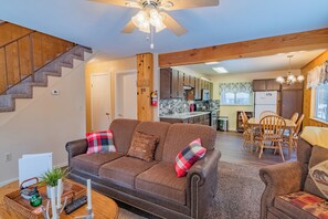 基本小屋 | 起居區 | 平面電視