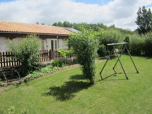 Children’s area - Maison de Campagne Avec Piscine (Fossés-et-Baleyssac)