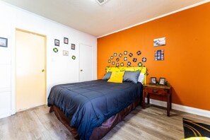 Basic Room, 1 Bedroom, Non Smoking | Individually furnished, free WiFi, bed sheets - Yellow Pillow inn (Niagara Falls)