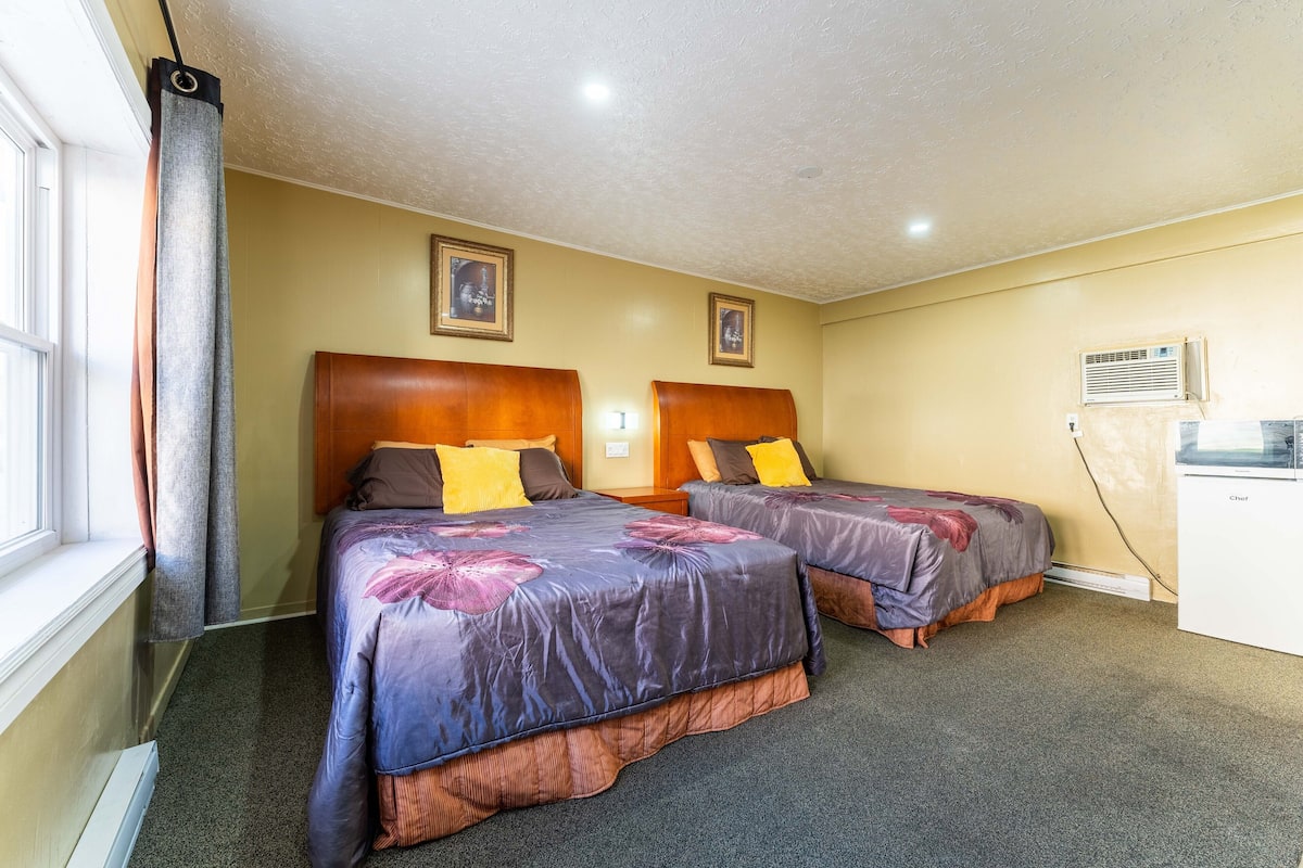 Free WiFi, individually furnished, bed sheets