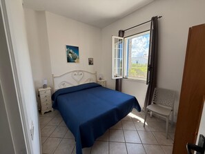 1 bedroom, iron/ironing board, travel cot, WiFi