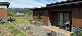 3 Bed/2 Bath Home In Paradise!