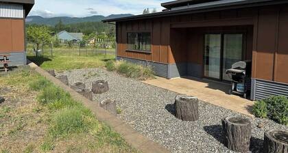 3 Bed/2 Bath Home In Paradise!