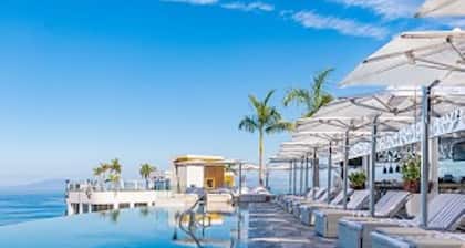 Romantic adults-only luxury hotel with jungle landscape