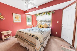 Basic Cabin | 3 bedrooms, free WiFi - Sunset Chalet (Big Bear Lake)