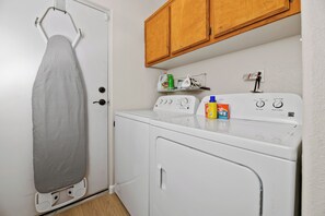 Laundry - Casa De Campo (Big Bear City)