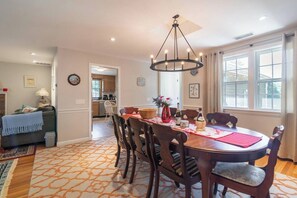 Dining - Newly Renovated Guest House For 10 Near The Beach! (Harwich)