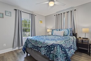 3 habitaciones, escritorio, tabla de planchar con plancha y wifi gratis 