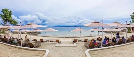 Playa privada en los alrededores y playa de arena blanca