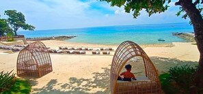 หาดส่วนตัวที่อยู่ใกล้ๆ, ทรายสีขาว, บาร์ริมหาด
