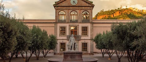 Fachada de la propiedad