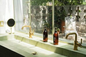 Suite, 1 King Bed (Master) | Bathroom - Hotel Hércules (Querétaro)