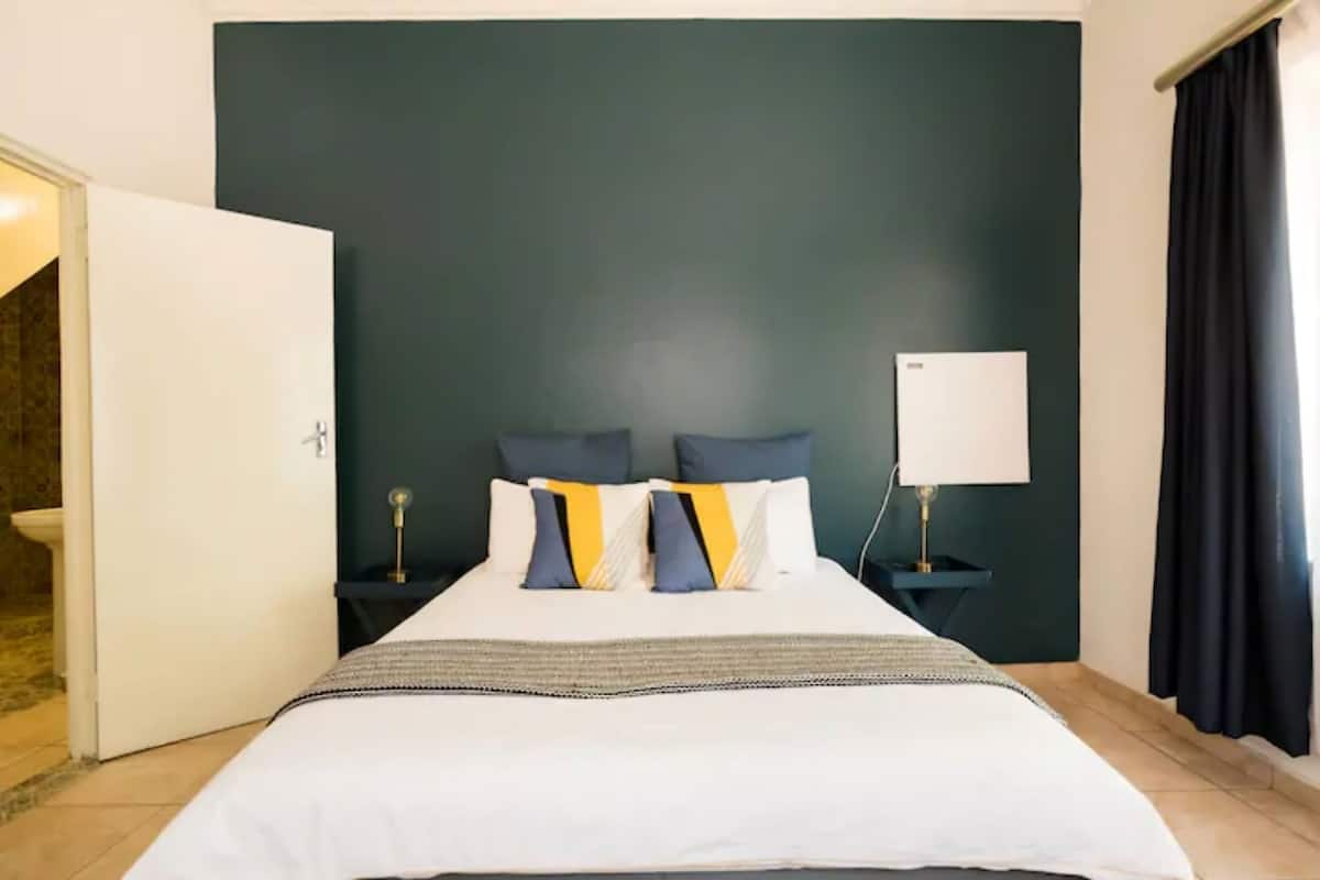 Basic Room | 1 bedroom, individually decorated, individually furnished, bed sheets