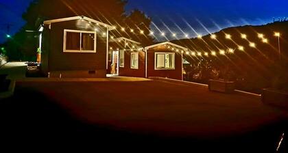 Red Tiny Twins, Downtown Eco & Pet Friendly Stay