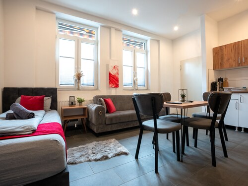 Serviceroom24 - Apartment 1 in Recklinghausen Hoch WLAN - TV - 24-7 Check-in