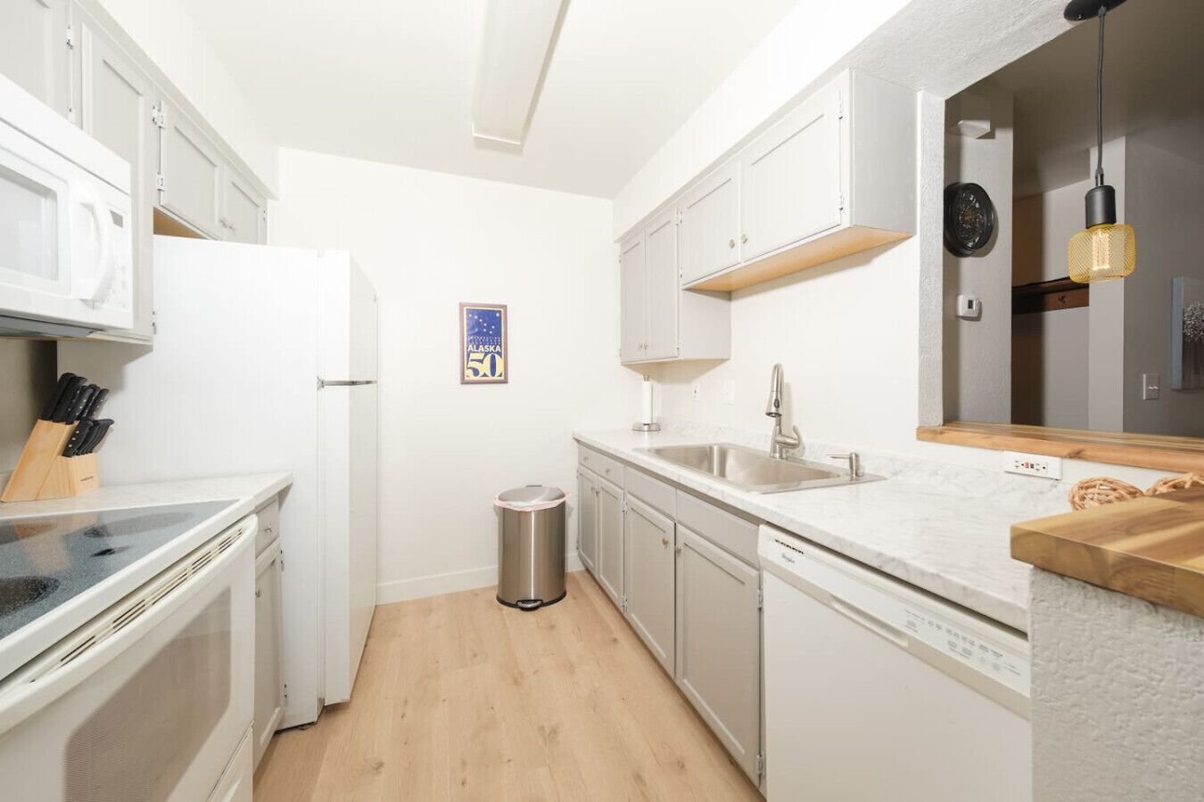 Fridge, microwave, oven, coffee/tea maker