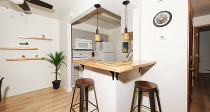 Groundfloor Modern Industrial 2BD Apartment