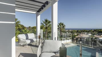 Suite – president, 1 kingsize-seng, terrasse, sjøutsikt | Terrasse/patio