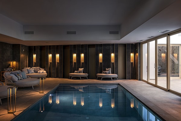 Sauna, steam room