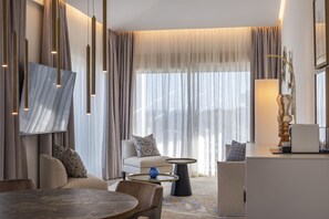 Suite presidencial, 1 cama King size, Terraza, vista al mar | Área de sala de estar | Televisión de pantalla plana, piso con calefacción y impresora 