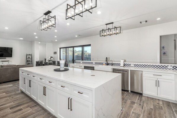 Interior - Arcadia/Biltmore 2023 Build - Heated Pool - 4 bedroom 4.5 bath - PRIME LOCATION (Phoenix)