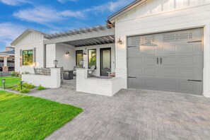 Terrace/patio - Arcadia/Biltmore 2023 Build - Heated Pool - 4 bedroom 4.5 bath - PRIME LOCATION (Phoenix)