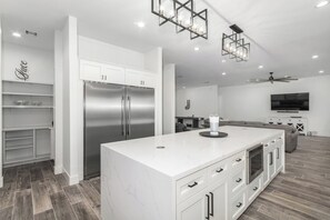 Interior - Arcadia/Biltmore 2023 Build - Heated Pool - 4 bedroom 4.5 bath - PRIME LOCATION (Phoenix)