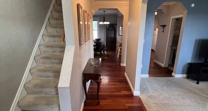 Beautiful 4 bedroom Home by the Hill - Privacy Fenced Backyard and Fast Internet