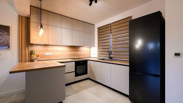 Fridge, microwave, oven, stovetop