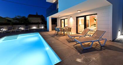 Villa Nostro Porto with heated pool