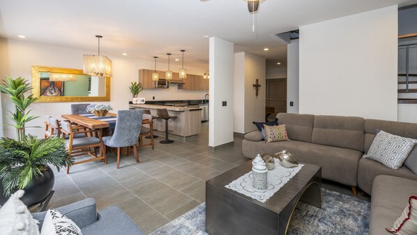 Deluxe House | Living area