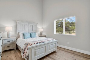 3 habitaciones, cuna de viaje, wifi gratis y ropa de cama 