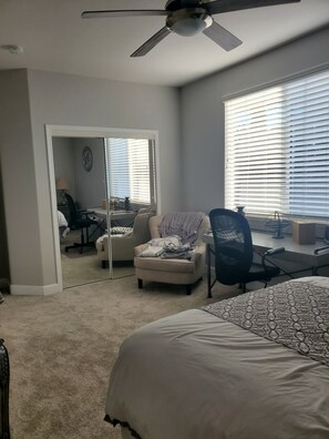 5 bedrooms, desk, iron/ironing board, free WiFi
