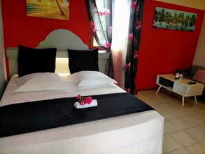 1 chambre, fer et planche Ă repasser, Wi-Fi gratuit, draps fournis