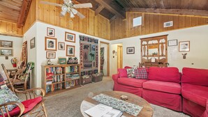 Cabin cơ bản | Khu phòng khách