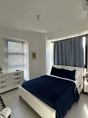 2 chambres, fer et planche à repasser, Wi-Fi, draps fournis