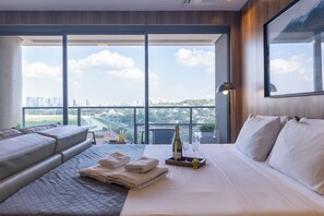 1 habitación, cortinas blackout, wifi gratis y ropa de cama 