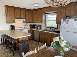 Fridge, microwave, oven, stovetop - Emerald Isle, NC!  Sound Front Cottage - 3 minute walk to beach!! (Emerald Isle)
