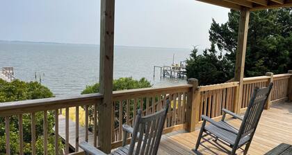 Emerald Isle, NC! Sound Front Cottage - 3 minute walk to beach!!