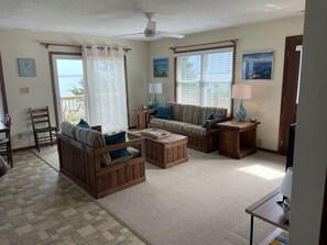 Smart TV, books - Emerald Isle, NC!  Sound Front Cottage - 3 minute walk to beach!! (Emerald Isle)