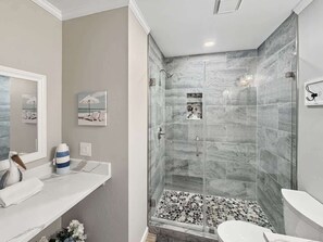 Shower, hair dryer - Coastal Oasis A204: Steps to Beach, 10 Pickleball Courts & Pool (Hilton Head Island)