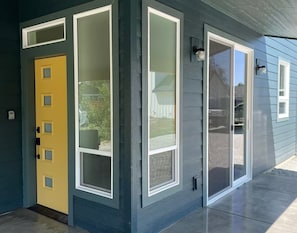 Exterior detail - New Lake & Ski Home (Ponderay)