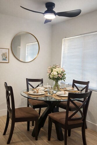  Stylish & Fully Furnished Condo Near the Strip & UNLV 