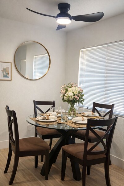  Stylish & Fully Furnished Condo Near the Strip & UNLV 