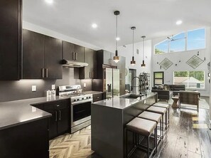 Private kitchen - Stayin' A Hive (Atlanta)
