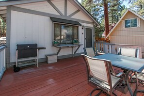 BBQ/picnic Area - Cedar Pines (Big Bear City)
