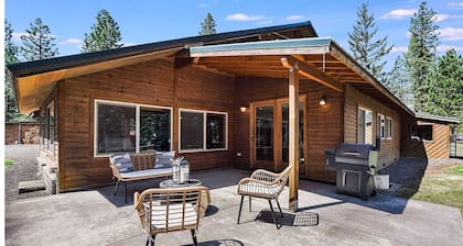 Mt Adams Trout Lake 3B2Ba 2.6 acres quiet, peaceful. Minutes from quaint town.