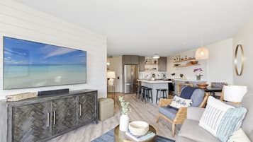 Luxury Condo | Living area | Smart TV