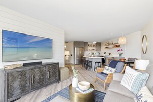 럭셔리 콘도 | 거실 공간 | 스마트 TV