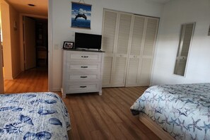 2 bedrooms, iron/ironing board, free WiFi, bed sheets - The Meadows Country Club Community Association in Beautiful Sarasota, Florida. (Sarasota)